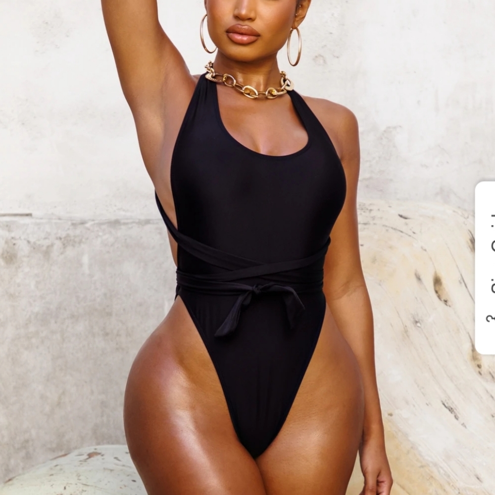 BLACK ONE PIECE BIKINI 🖤